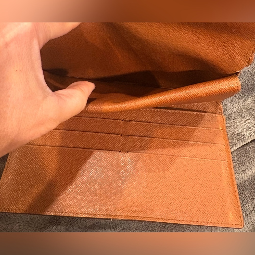 Authentic Vintage Louis Vuitton Monogram Sarah Wallet - Picture 10 of 12